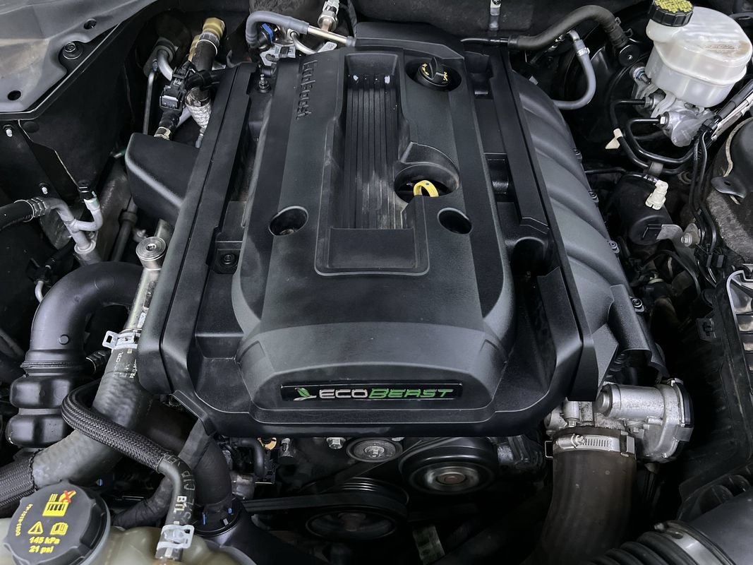 Used 2017 Ford Mustang Coupe RWD image 28
