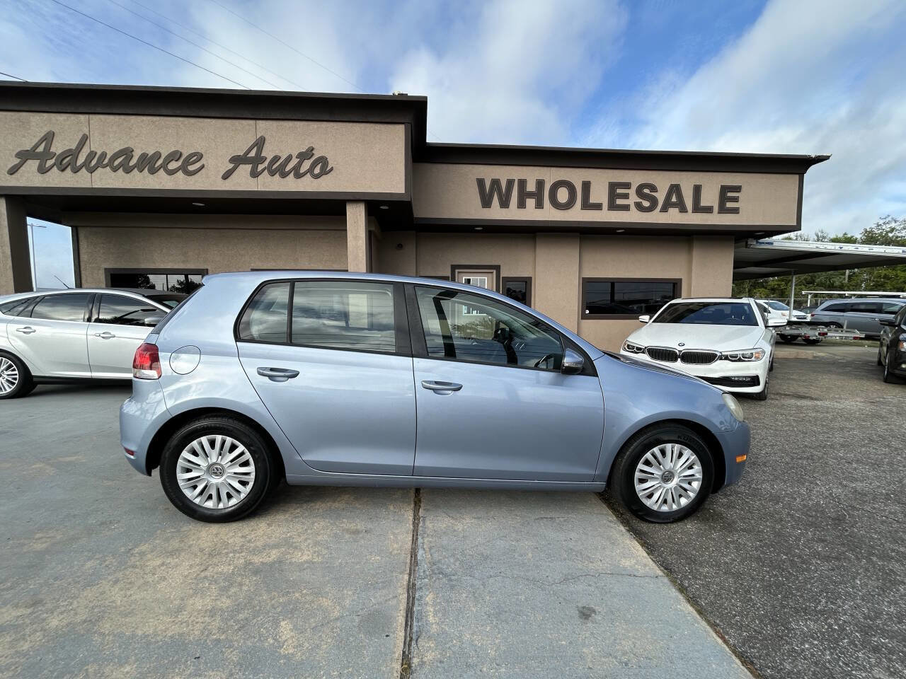 Used 2010 Volkswagen Golf 4-Door image 18