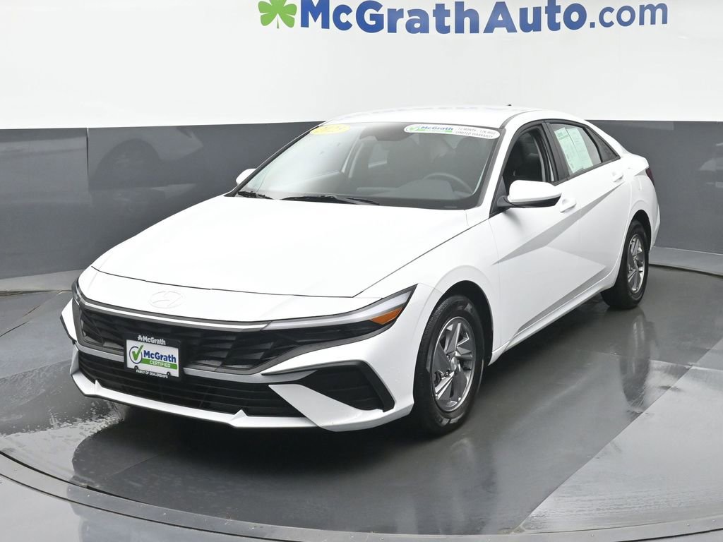 Used 2025 Hyundai Elantra SE image 20