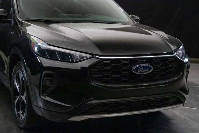 Used 2023 Ford Escape ST-Line Select w/ Tech Pack #2 image 3