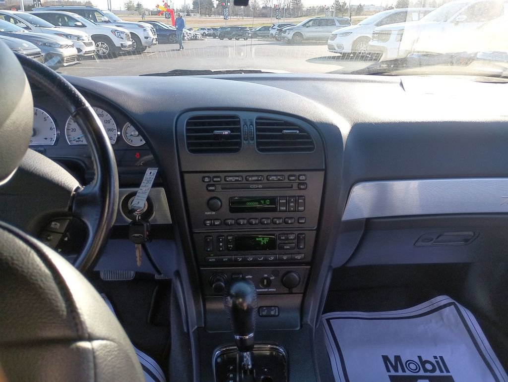 Used 2004 Ford Thunderbird image 10