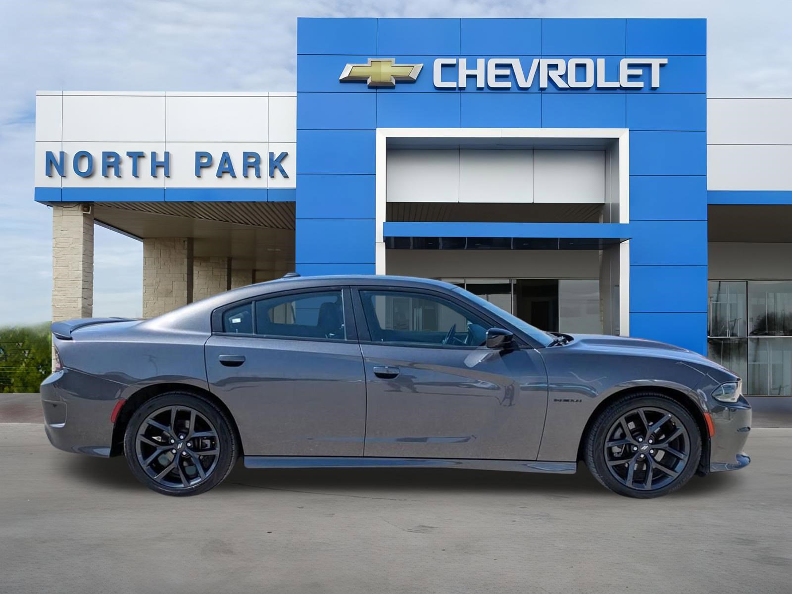 Used 2022 Dodge Charger R/T w/ Blacktop Package image 1