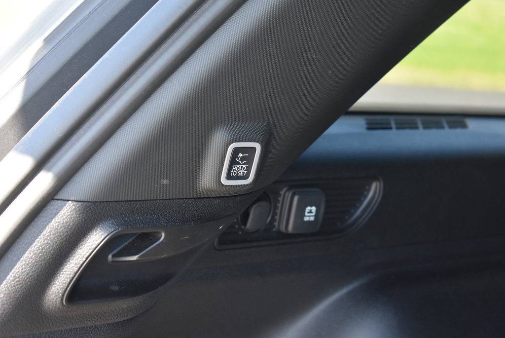 Used 2024 Jeep Grand Cherokee Altitude image 32