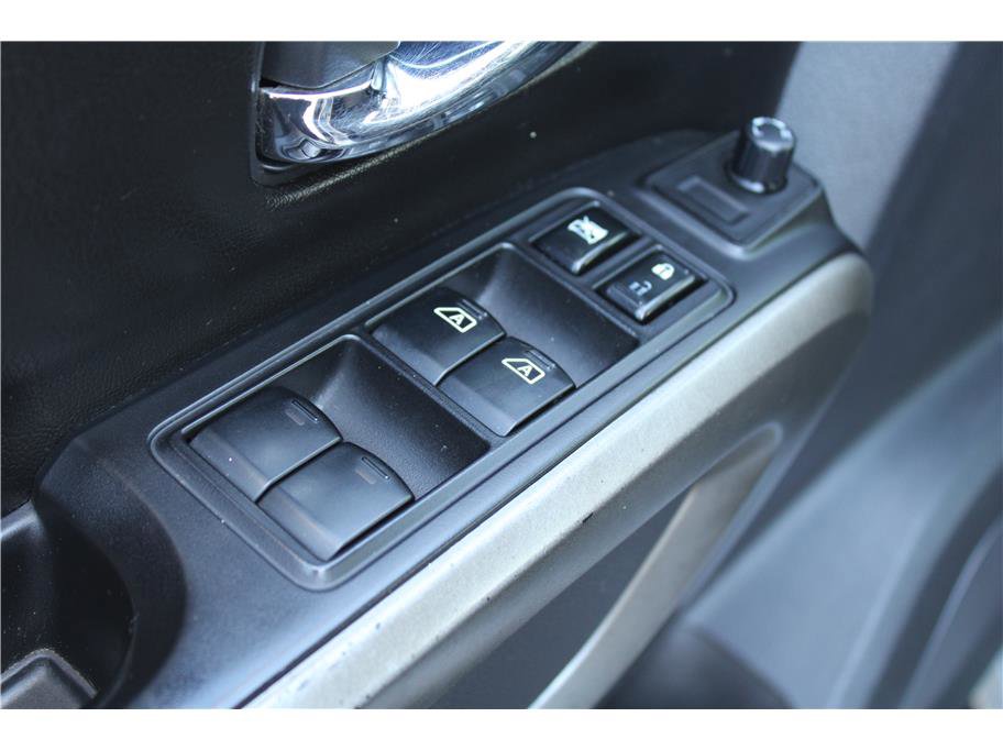 Used 2015 Nissan Armada SV image 15