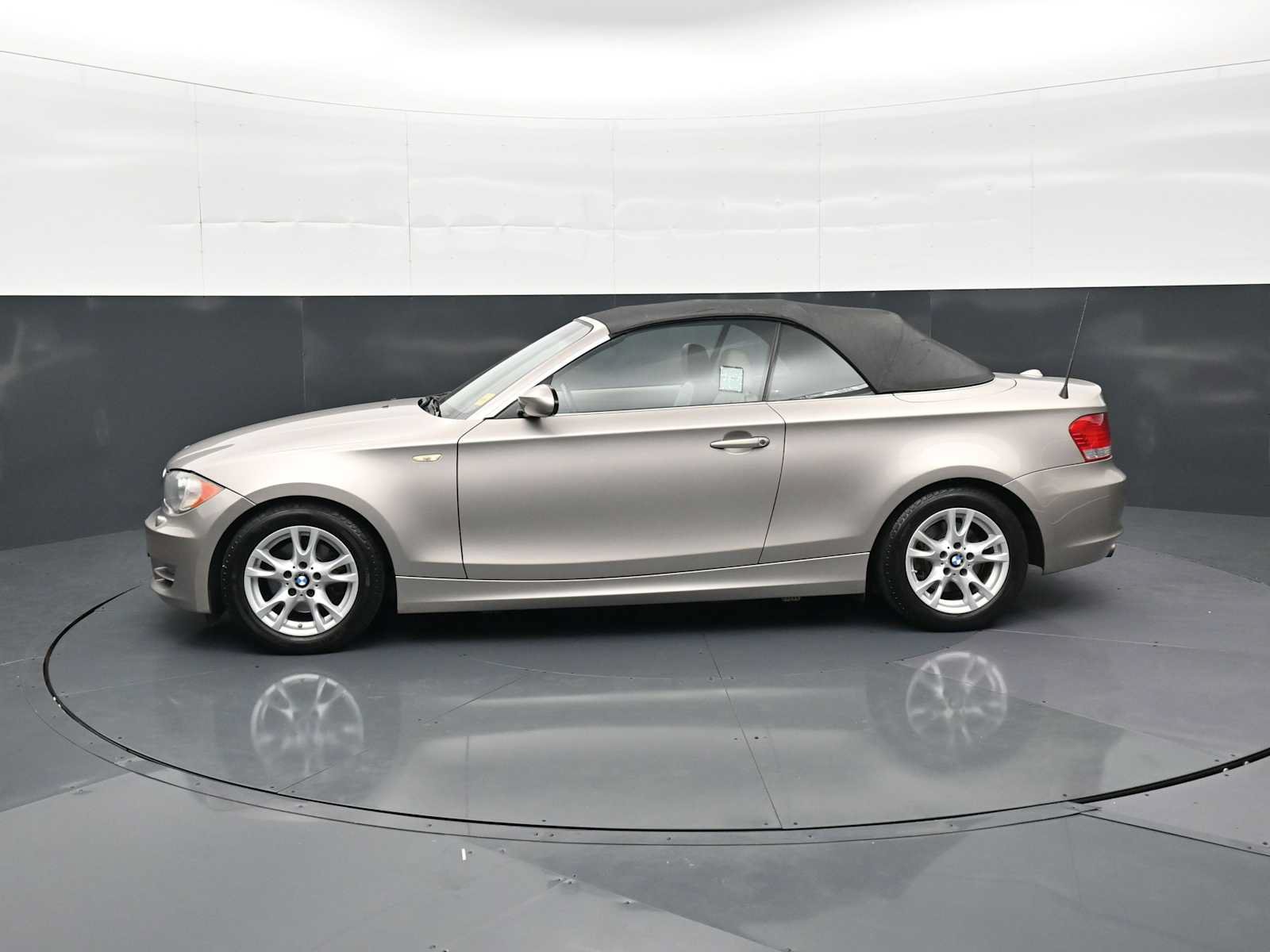 Used 2008 BMW 128i Convertible RWD image 8