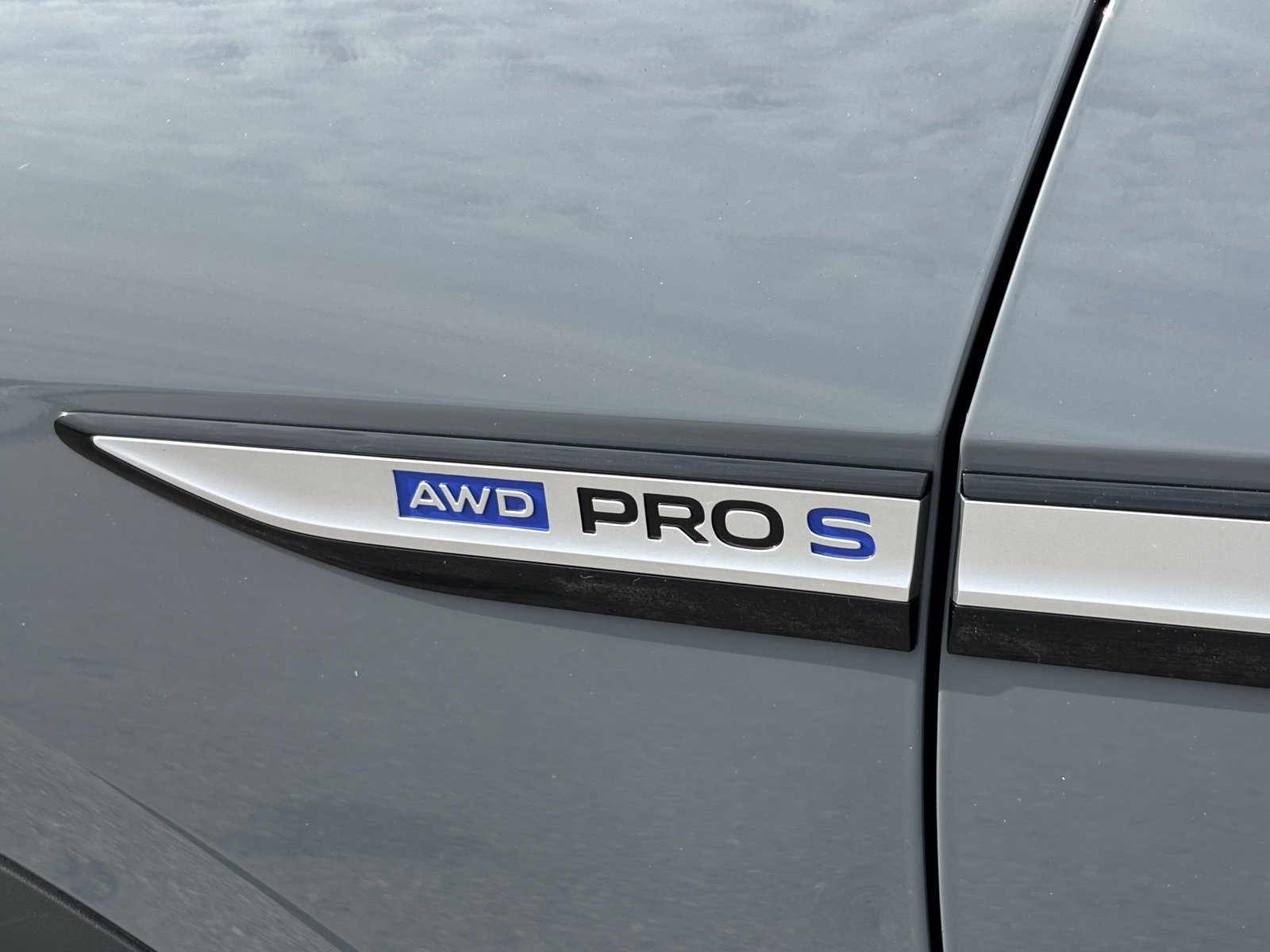 Used 2023 Volkswagen ID.4 Pro S image 22