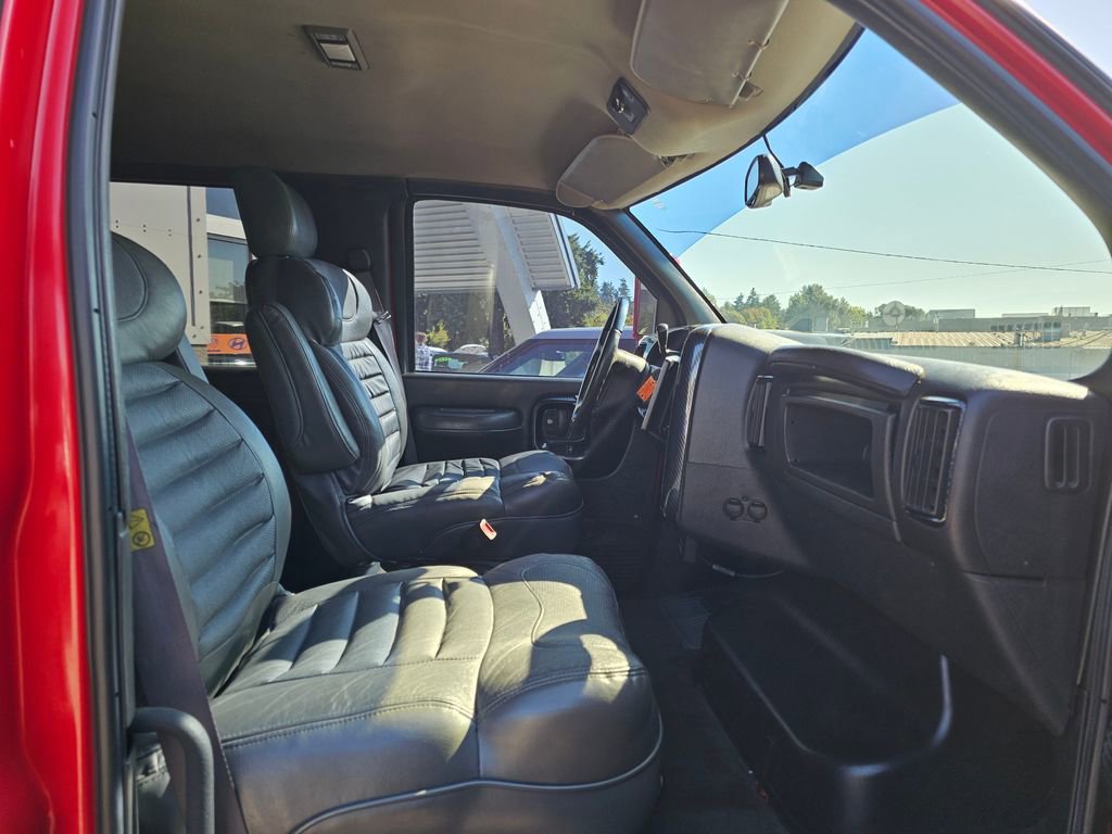 Used 2006 GMC TopKick C4500 2WD Crew Cab image 14