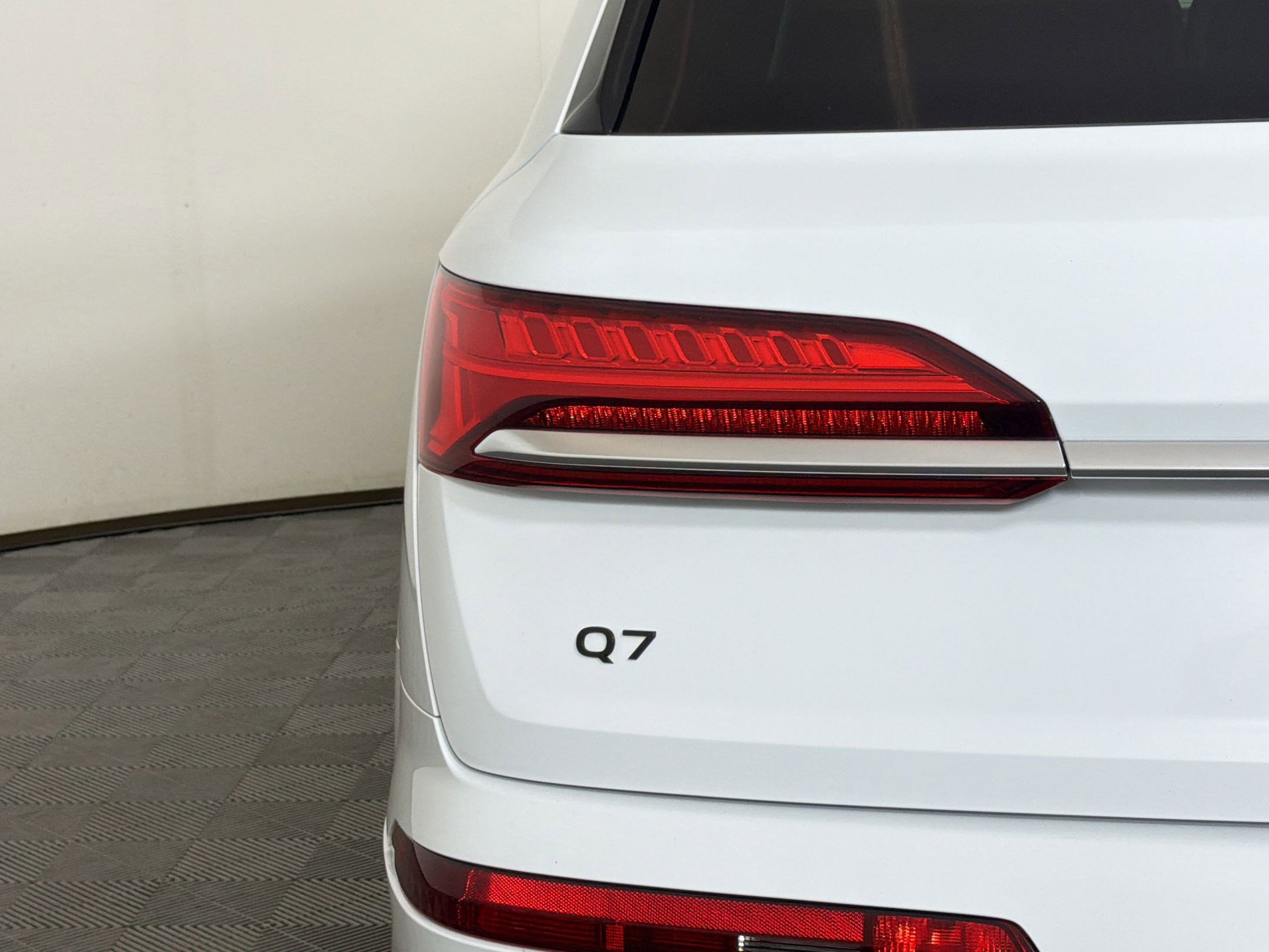 Certified 2025 Audi Q7 3.0T Premium Plus w/ Premium Plus Package AWD/4WD image 13