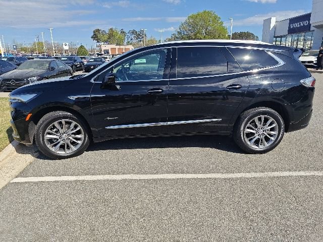 Used 2024 Buick Enclave Avenir image 12