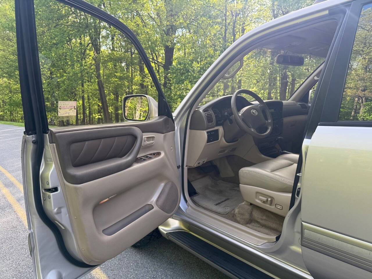 Used 2001 Toyota Land Cruiser AWD/4WD image 18
