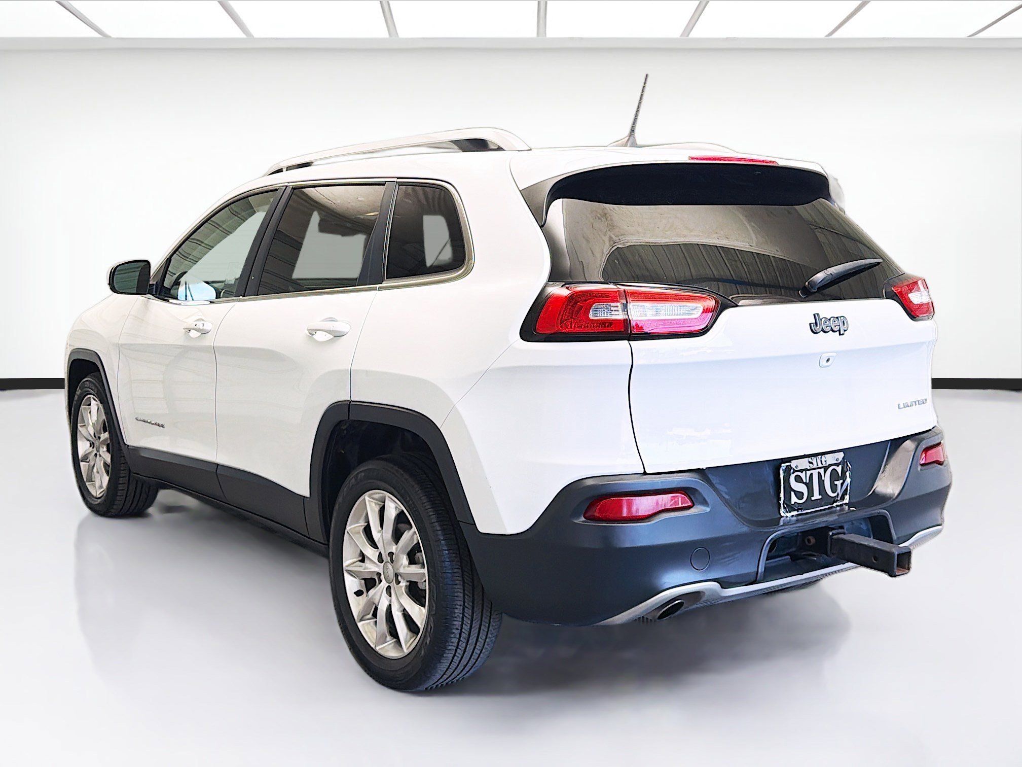 Used 2017 Jeep Cherokee Limited image 6