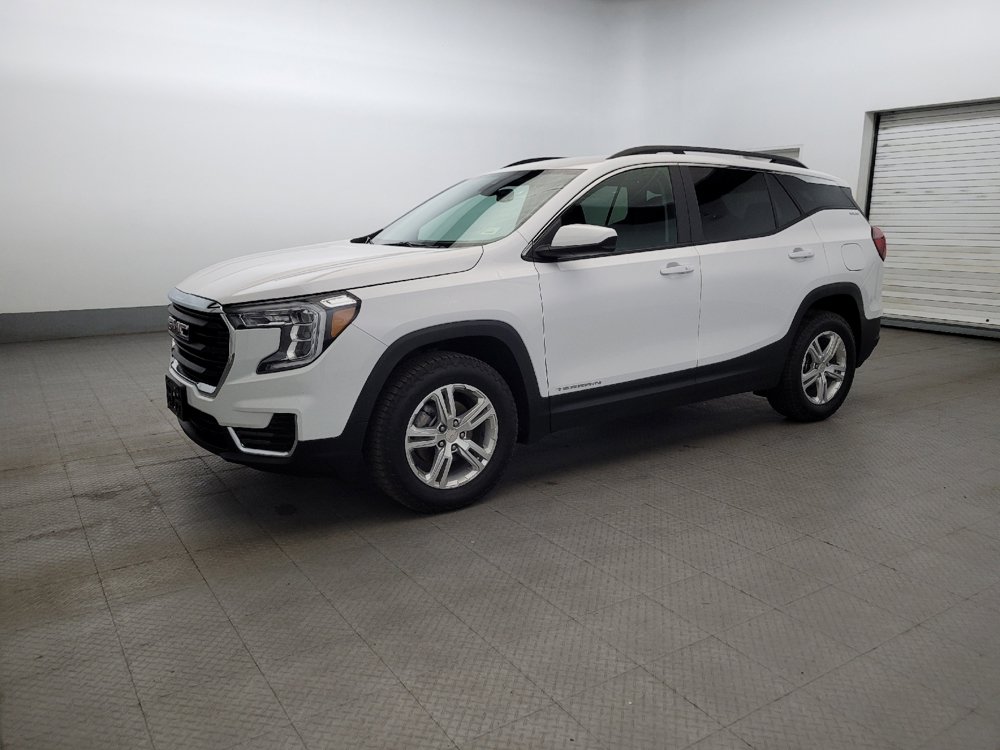 Used 2024 GMC Terrain SLE w/ Driver Convenience Package AWD/4WD image 2
