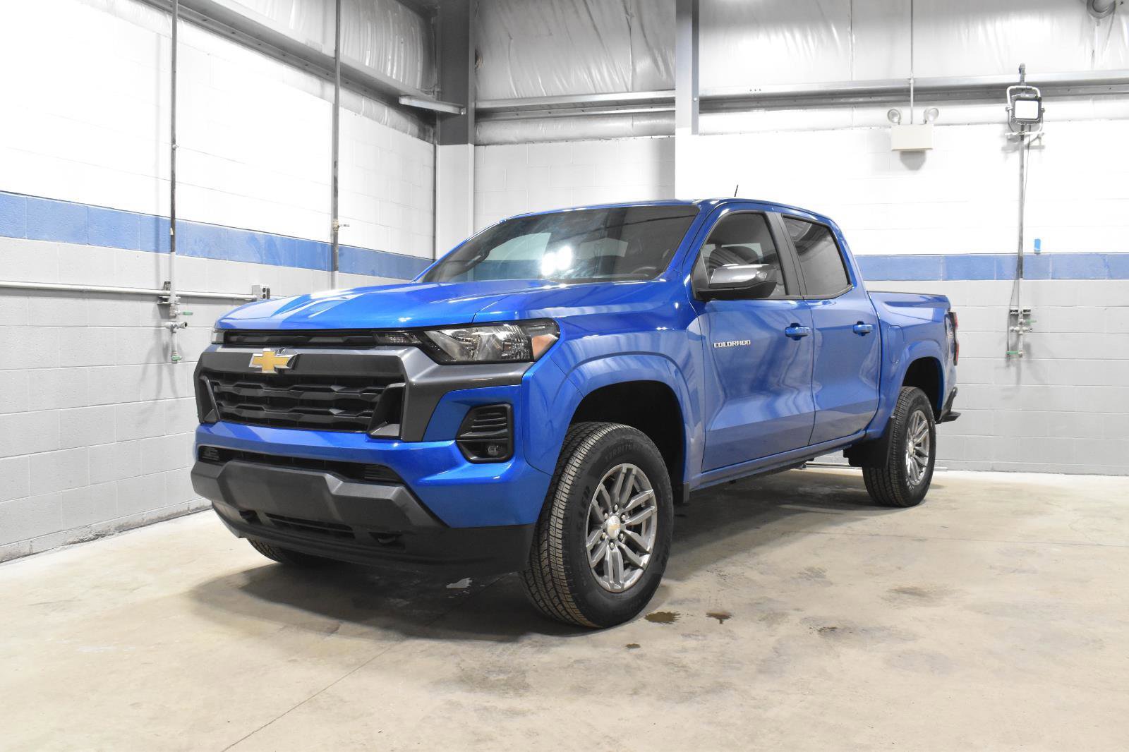 Used 2023 Chevrolet Colorado LT w/ LT Convenience Package II image 7