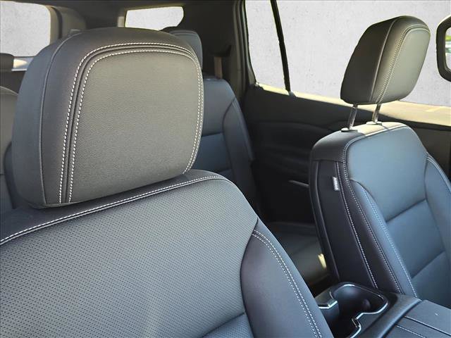 Used 2025 Chevrolet Traverse LT w/ Driver Confidence Package image 23