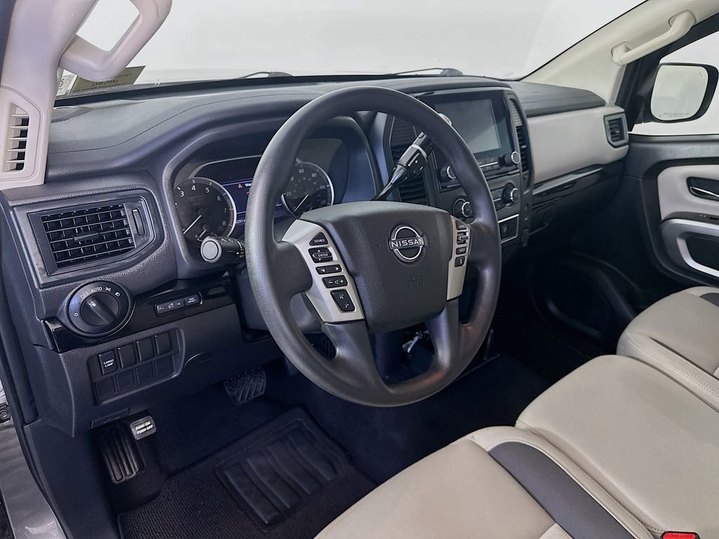 Used 2024 Nissan Titan SV AWD/4WD image 29