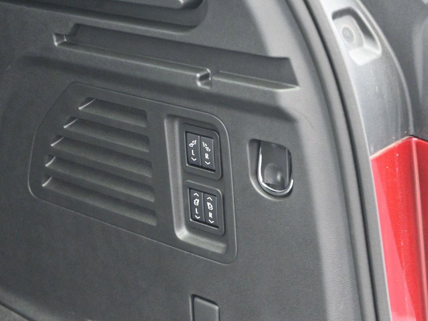 Used 2025 Chevrolet Traverse High Country image 10