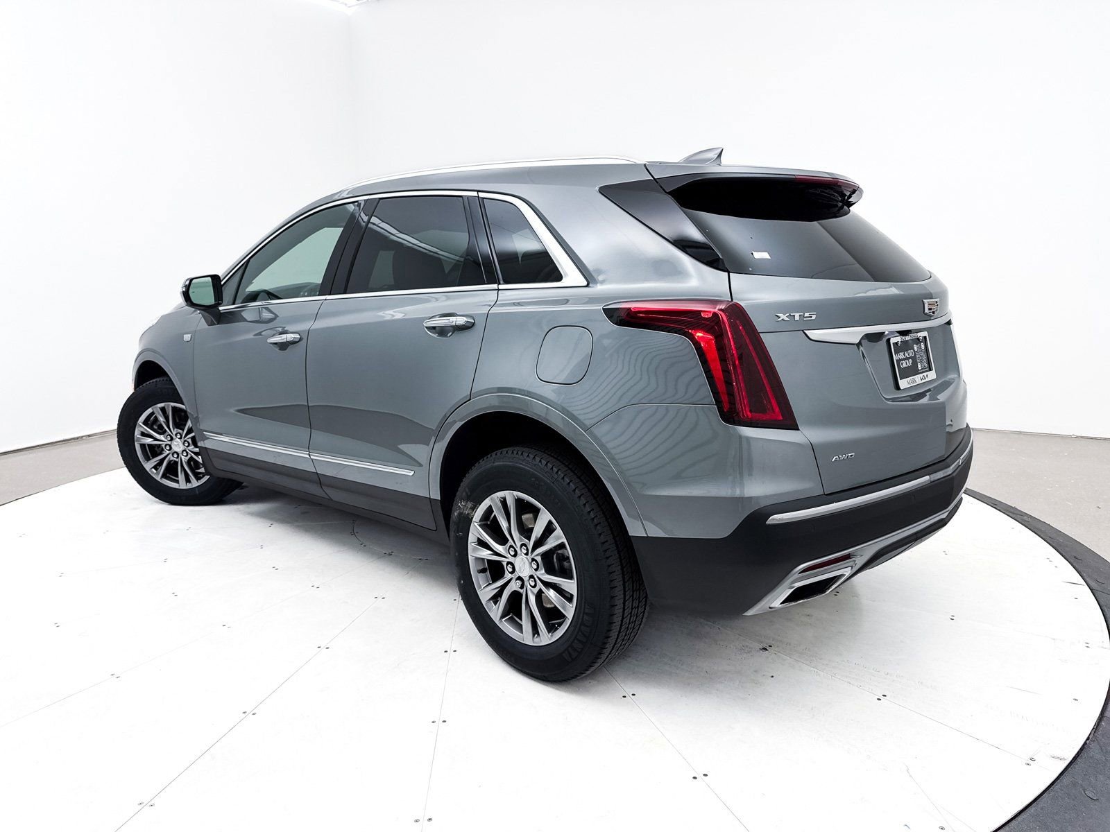 Used 2023 Cadillac XT5 Premium Luxury image 3