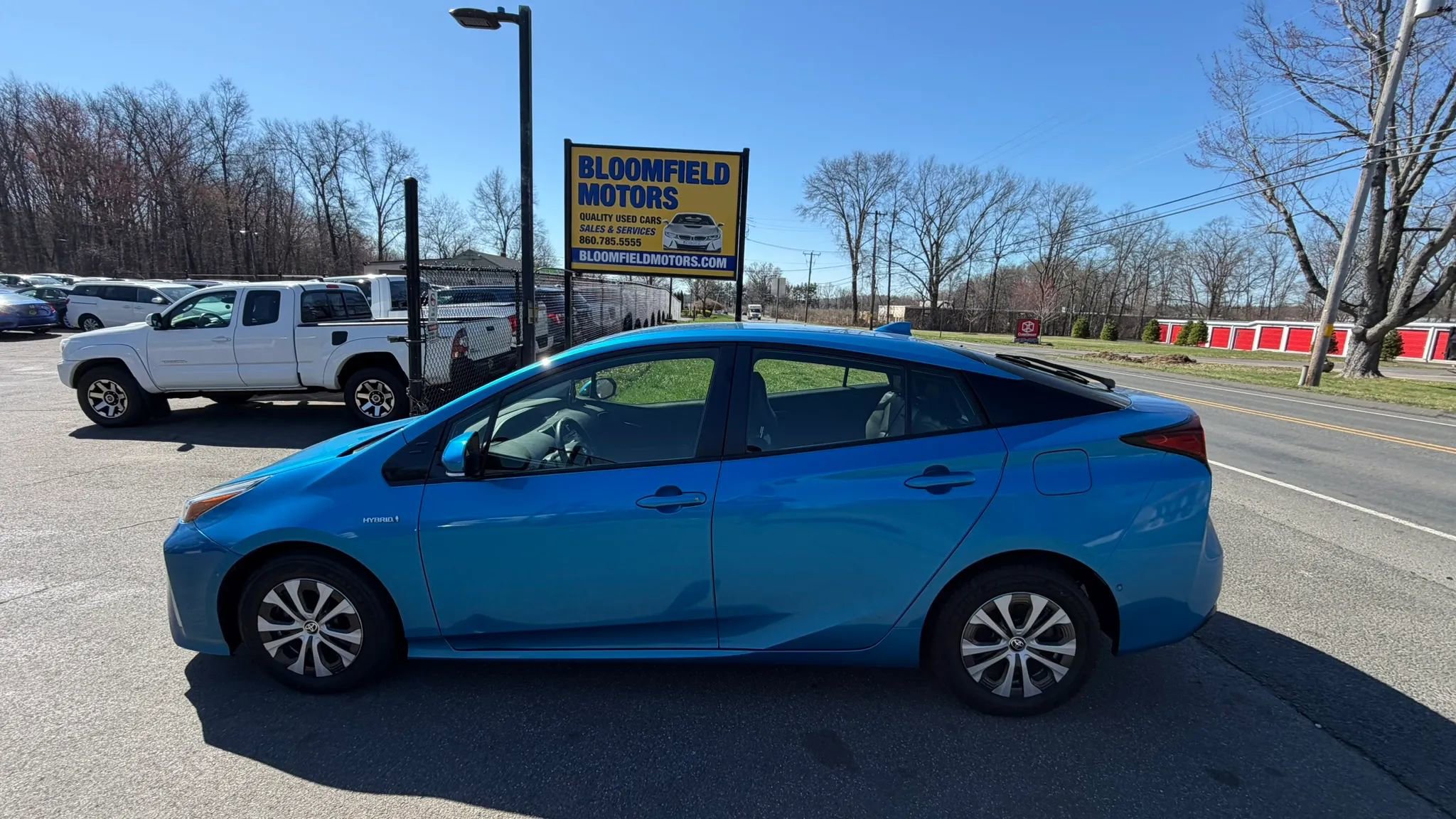 Used 2019 Toyota Prius XLE image 2