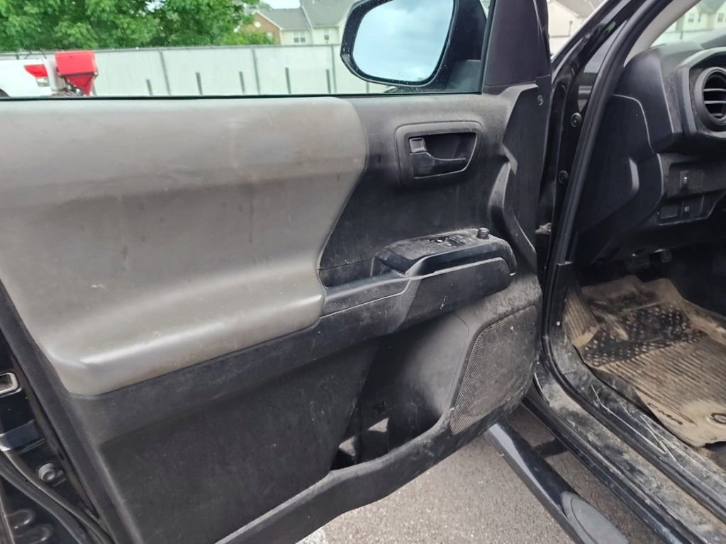Used 2021 Toyota Tacoma SR AWD/4WD image 8