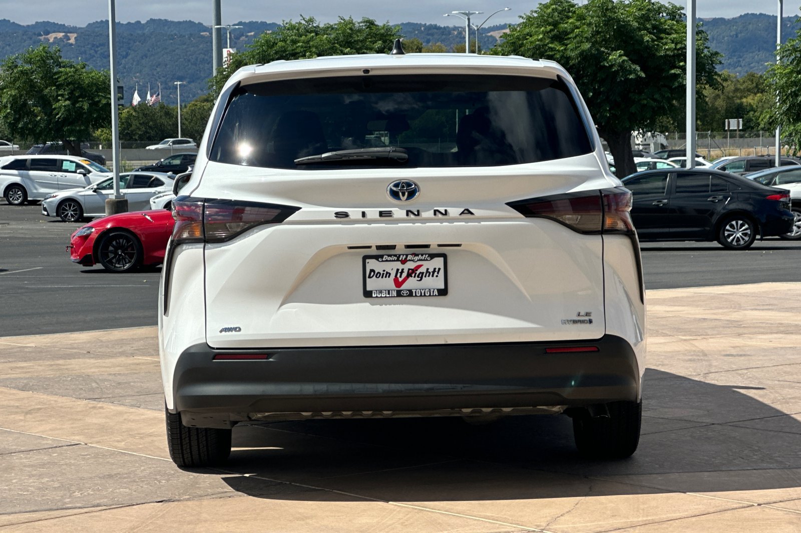 Certified 2024 Toyota Sienna LE AWD/4WD image 6