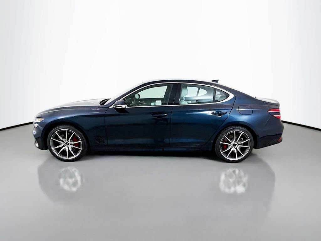 Used 2025 Genesis G70 2.5T image 4