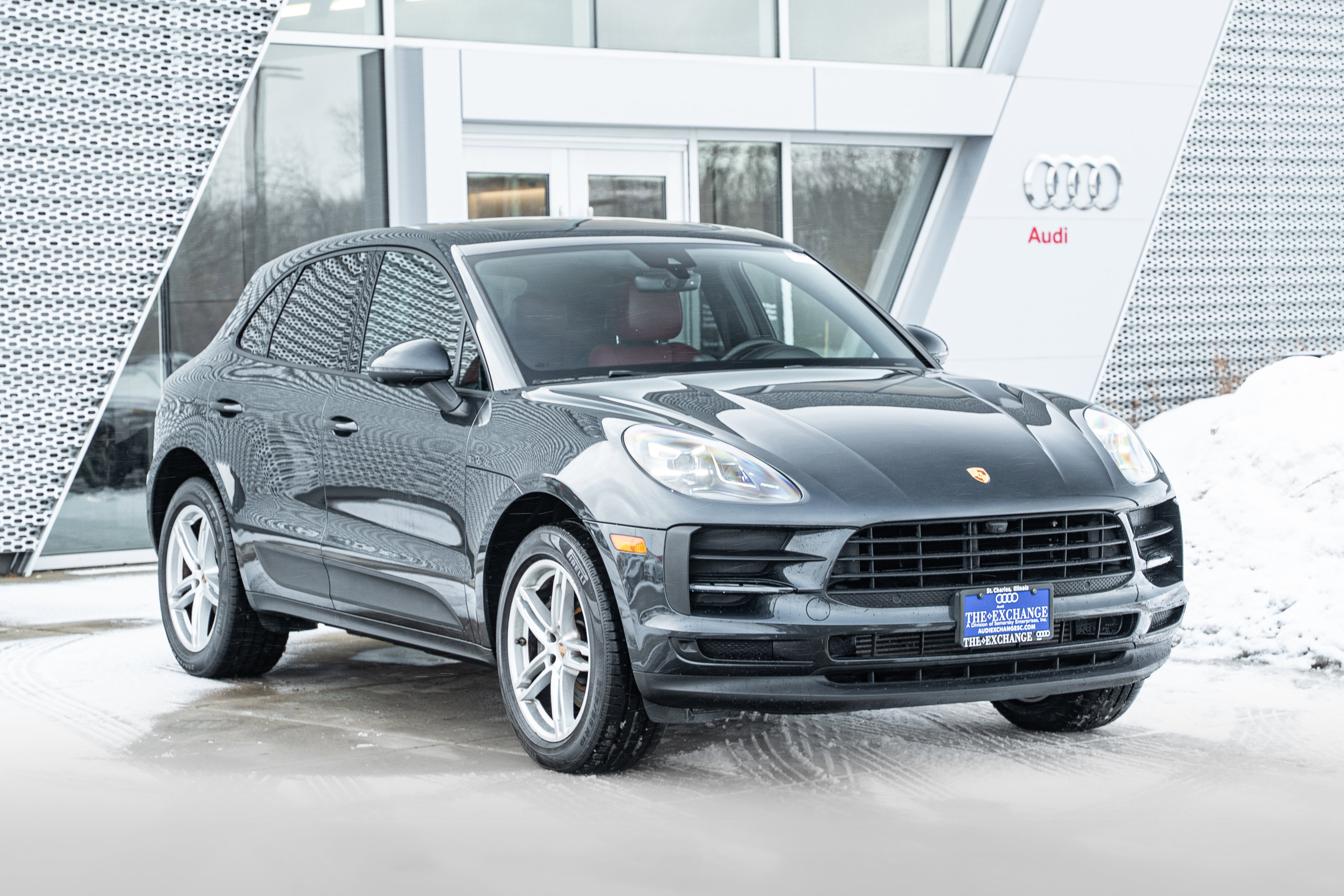Used 2021 Porsche Macan image 2