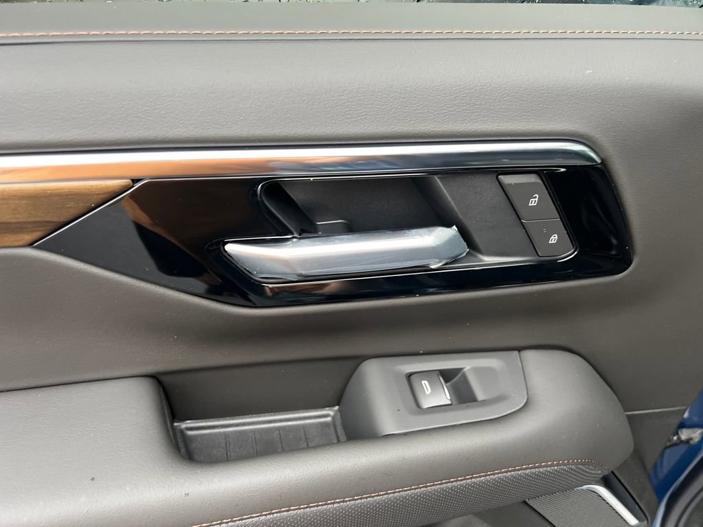 New 2026 Chevrolet Tahoe High Country w/ Sun And Tow Package image 38