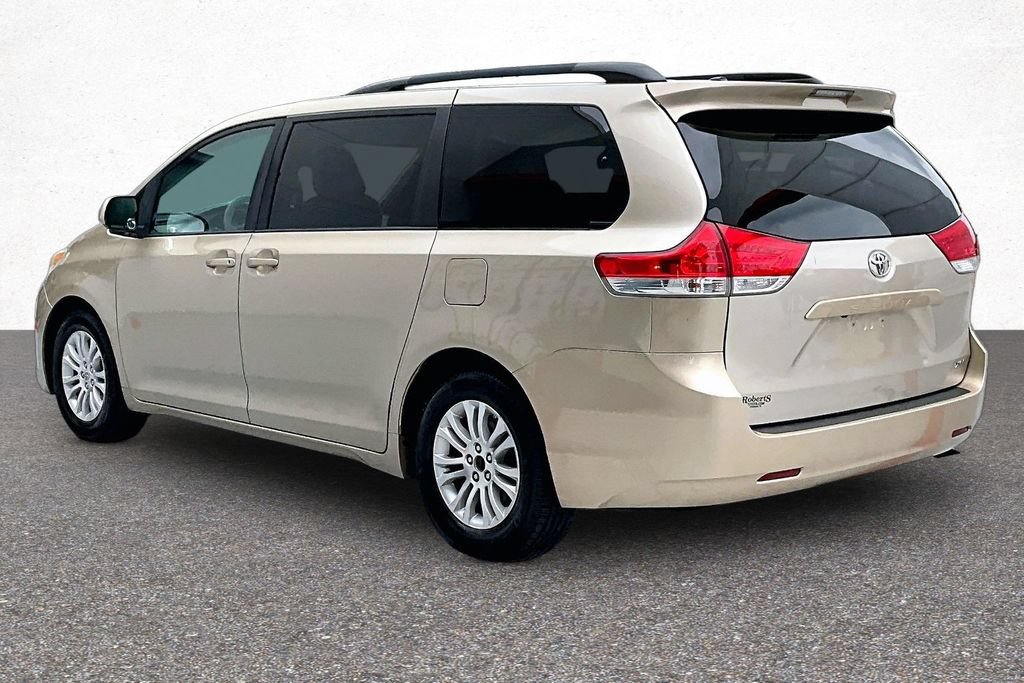 Used 2013 Toyota Sienna XLE FWD image 5
