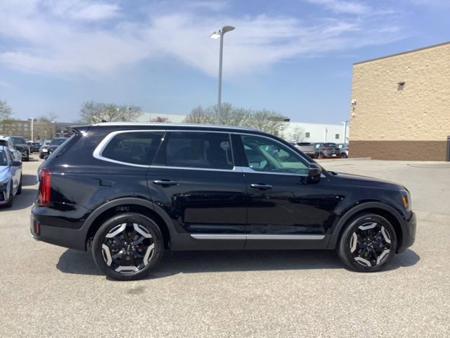 Used 2025 Kia Telluride S FWD image 6