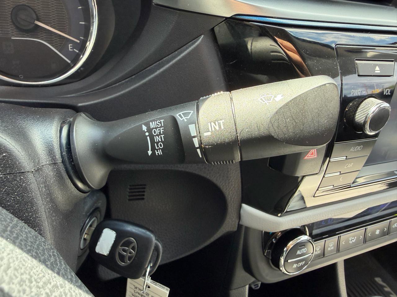 Used 2015 Toyota Corolla LE FWD image 26