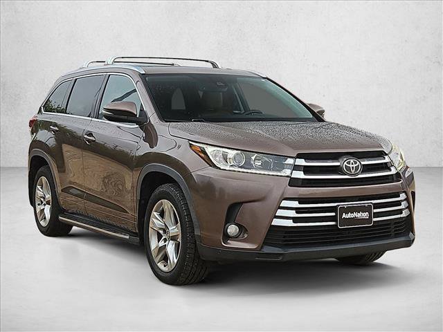 Used 2017 Toyota Highlander Limited FWD image 3