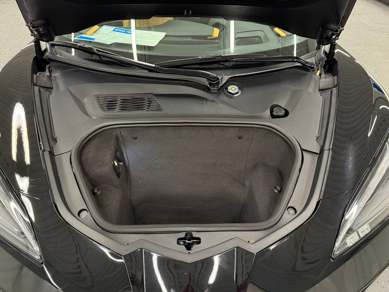 Used 2023 Chevrolet Corvette Stingray Preferred Conv w/ Z51 Performance Package RWD image 5