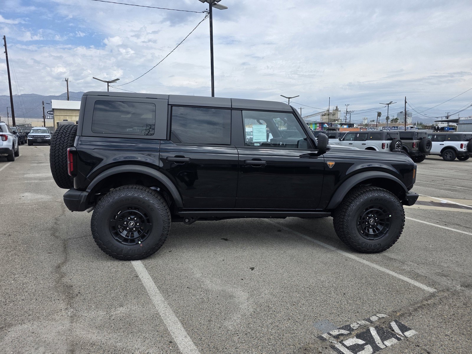 New 2026 Ford Bronco Badlands AWD/4WD image 3