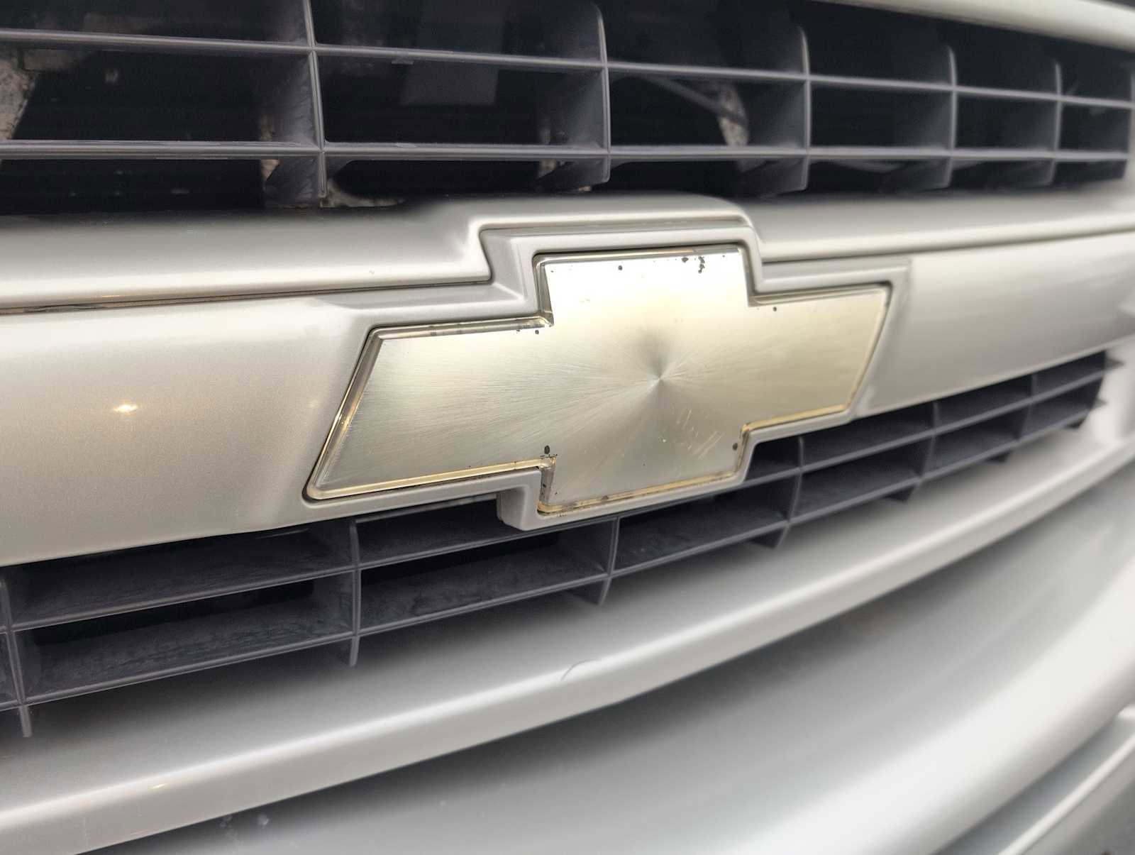 Used 2005 Chevrolet Suburban Z71 w/ Preferred Equipment Group image 12