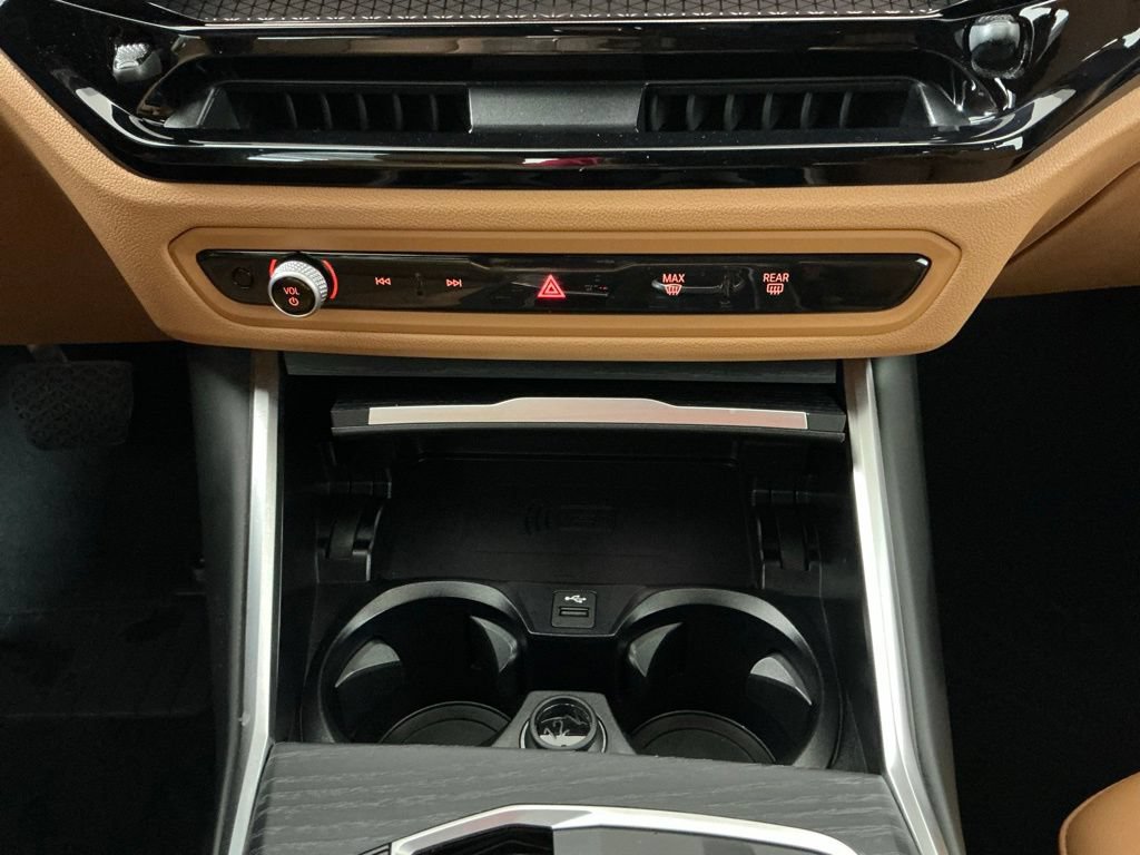 Used 2025 BMW 330i Sedan w/ Premium Package RWD image 12