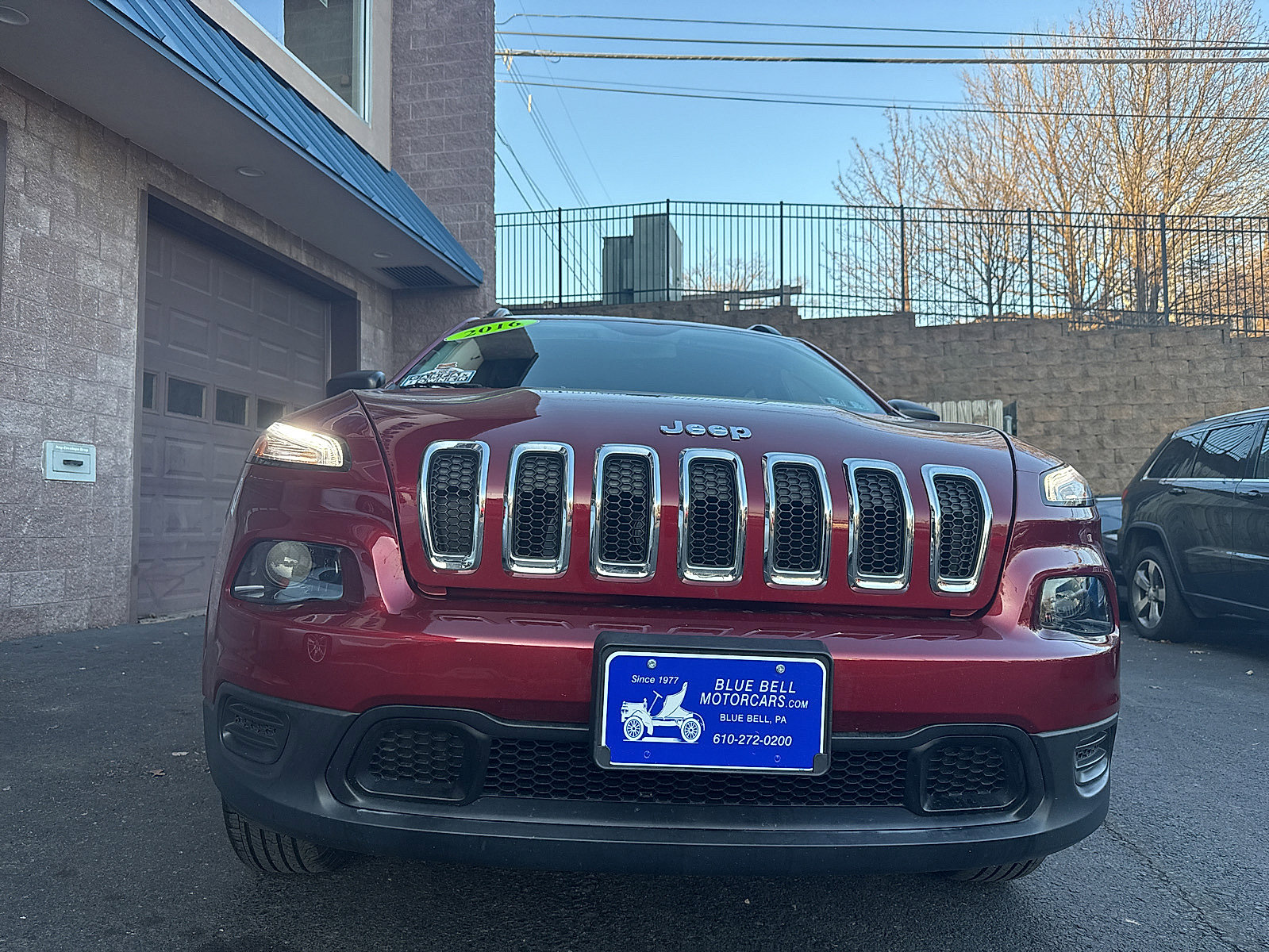 Used 2016 Jeep Cherokee Sport image 12