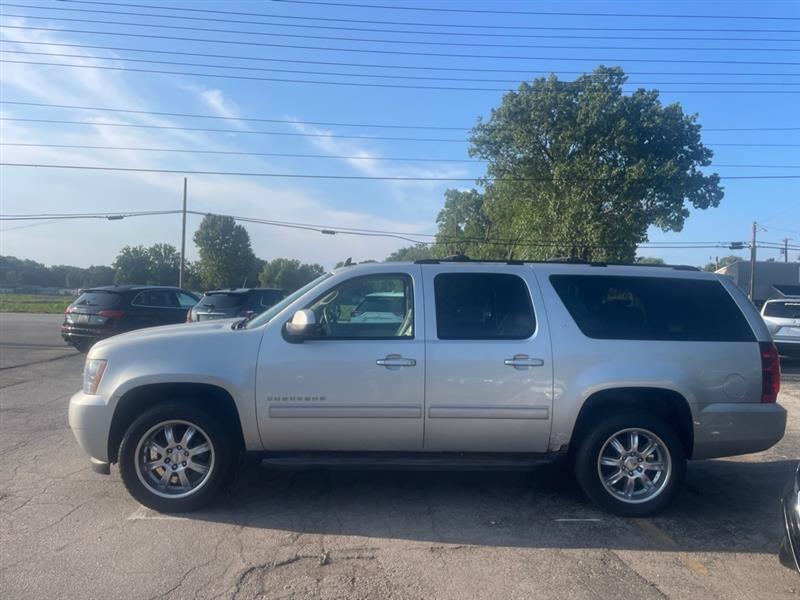 Used 2010 Chevrolet Suburban LT AWD/4WD image 7