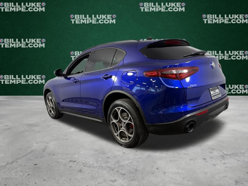 Used 2022 Alfa Romeo Stelvio Sprint image 8