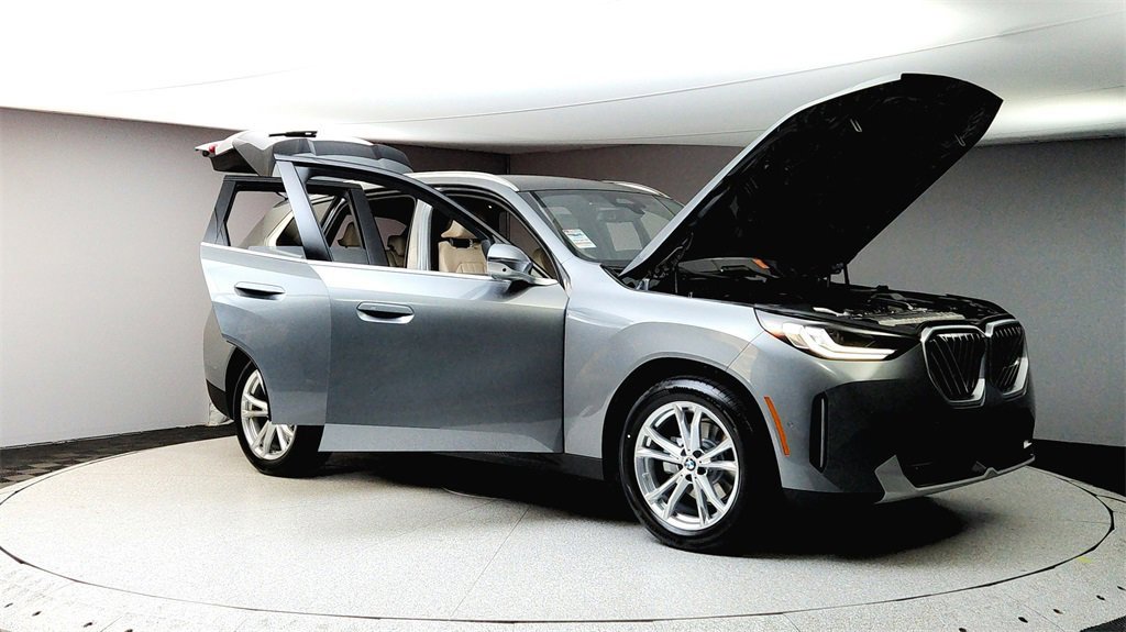 Used 2025 BMW X3 xDrive30i w/ Premium Package image 9