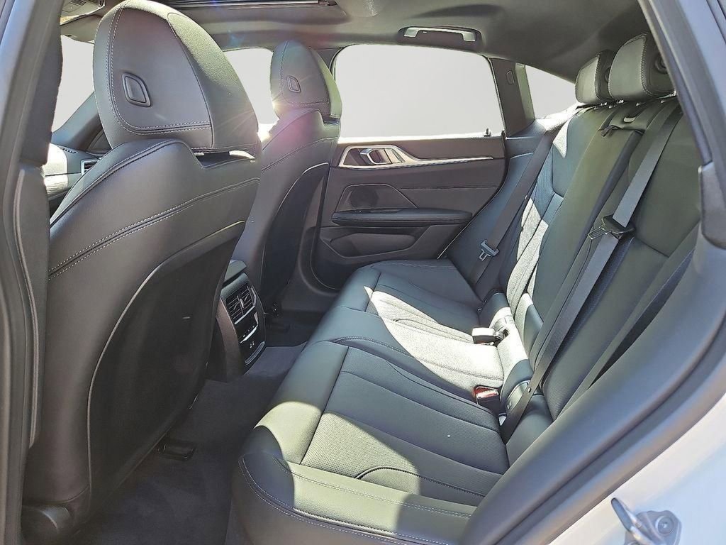 Used 2025 BMW i4 xDrive40i w/ Parking Assistance Package image 10