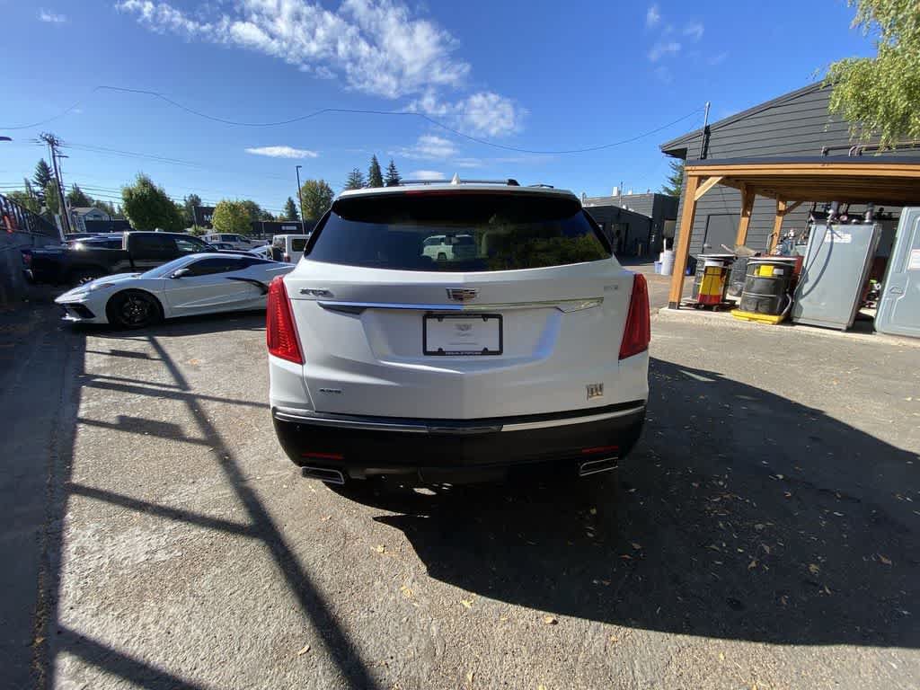 Used 2017 Cadillac XT5 Premium Luxury w/ Driver Assist Package AWD/4WD image 5