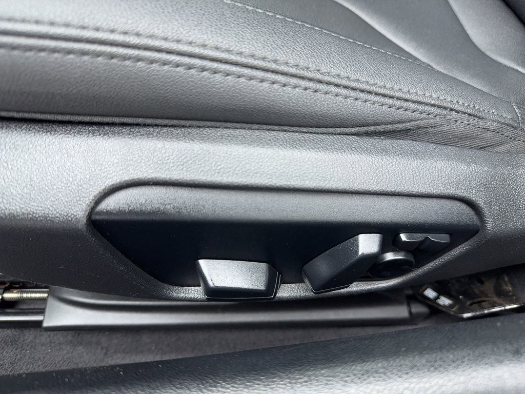 Used 2022 BMW Z4 sDrive30i w/ Driving Assistance Package image 23