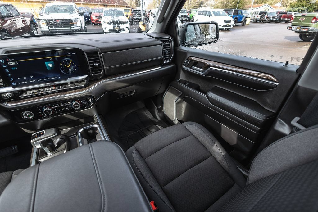 Used 2024 Chevrolet Silverado 1500 RST AWD/4WD image 29