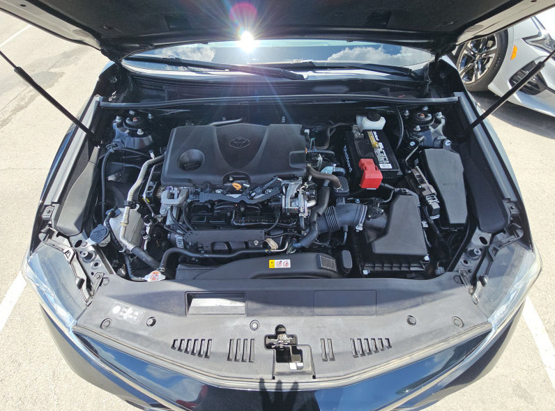 Used 2020 Toyota Camry LE FWD image 8