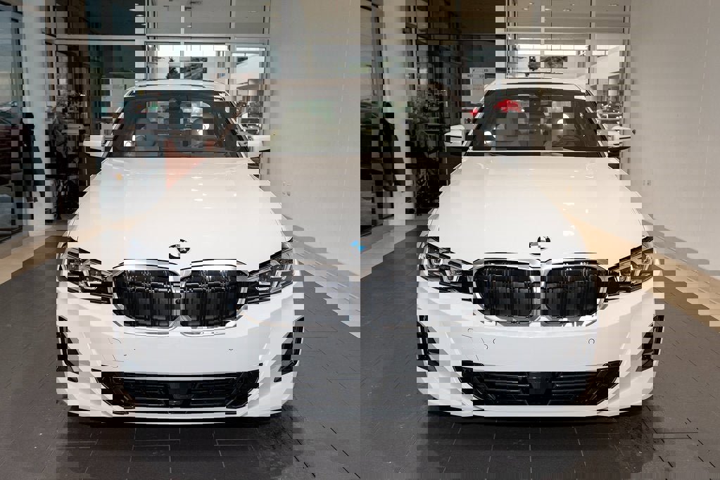 New 2026 BMW 330i xDrive Sedan w/ Convenience Package image 2