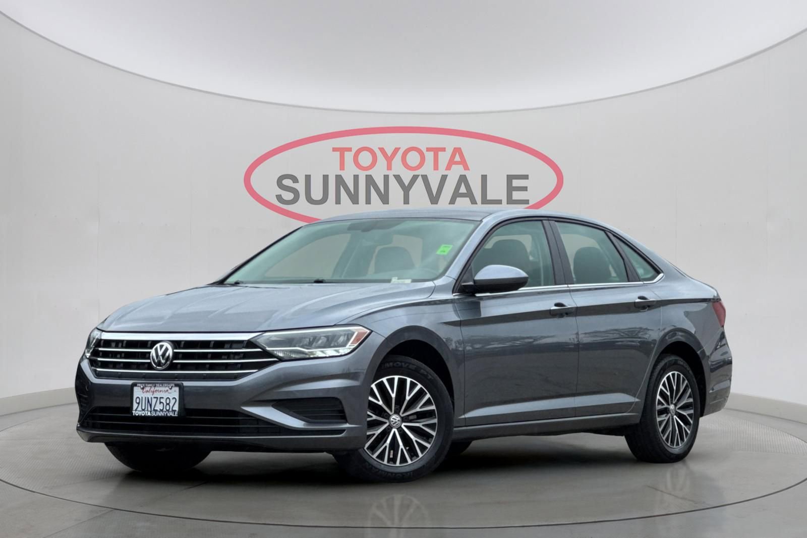 Used 2020 Volkswagen Jetta SE image 1