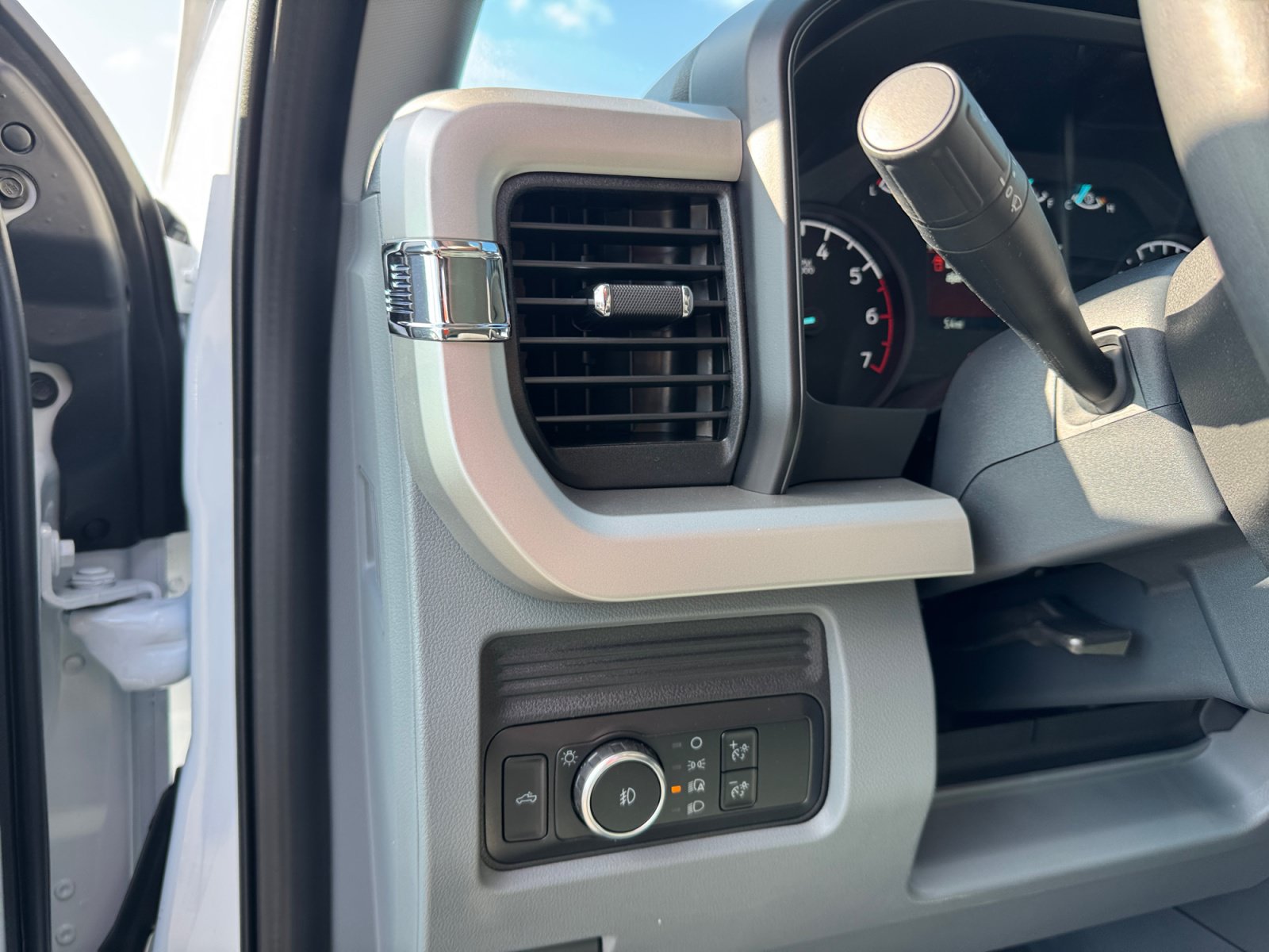 New 2026 Ford F250 XLT w/ FX4 Off-Road Package AWD/4WD image 31