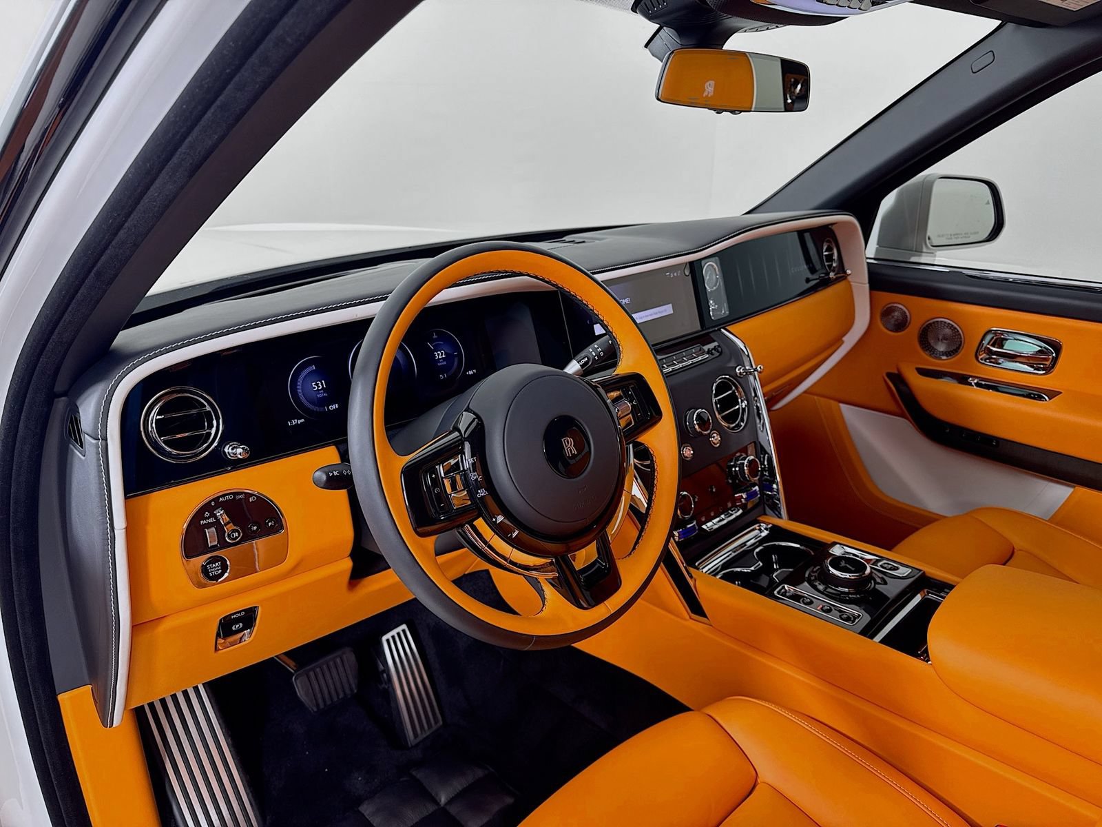 Certified 2025 Rolls-Royce Cullinan AWD/4WD image 11