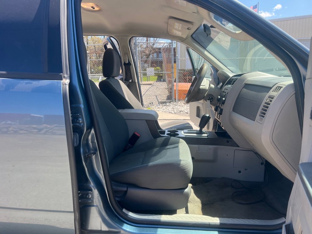 Used 2011 Ford Escape XLS w/ 101A Rapid Spec Order Code AWD/4WD image 11