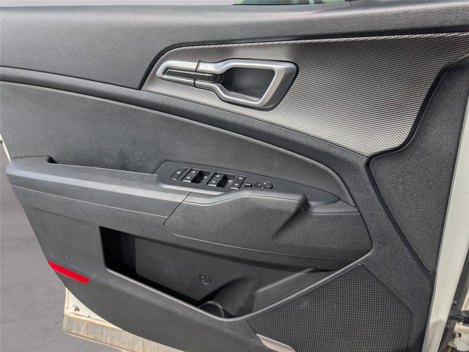 Used 2023 Kia Sportage LX image 14